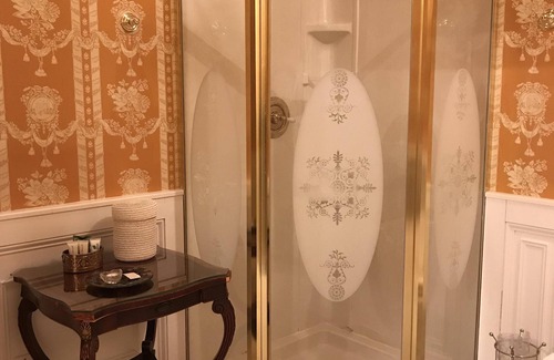 Williamstown Hotel | 1896 House Country Inn & Motels