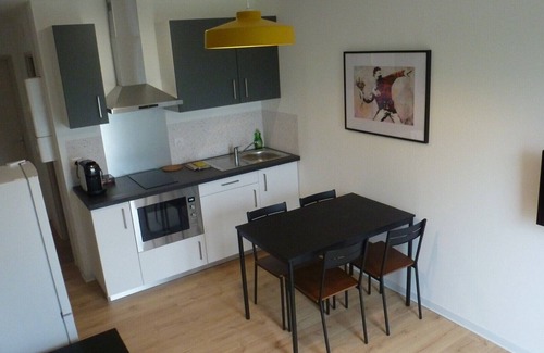 Chasseneuil-du-Poitou Apartamento | 18moliere fr 4 pers. sheets, towels & cleaning included