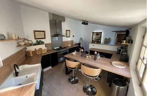Menerbes Otro | 18th-century Provençal farmhouse, chic and rustic, restored and air-conditioned