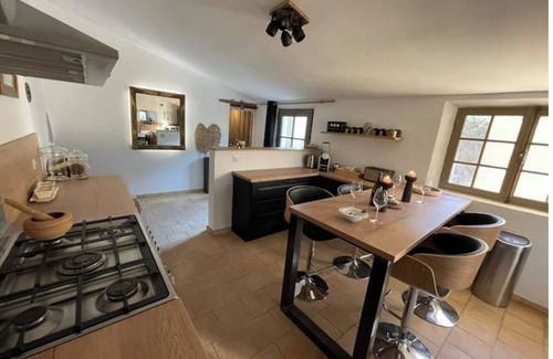 Menerbes Otro | 18th-century Provençal farmhouse, chic and rustic, restored and air-conditioned