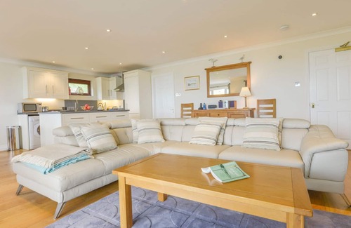 Bigbury-on-Sea Cabaña | 19 BURGH ISLAND CAUSEWAY, family friendly in Bigbury-On-Sea
