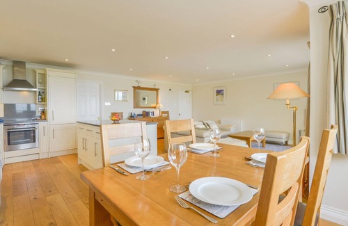 Bigbury-on-Sea Cabaña | 19 BURGH ISLAND CAUSEWAY, family friendly in Bigbury-On-Sea