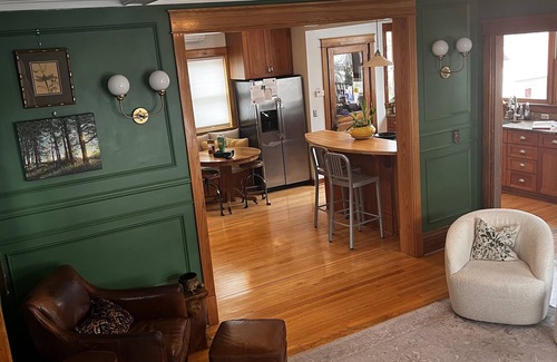 Marquette Casa | 1908 Four Square Marquette- Centrally located w porch, patio, sauna, fire pit