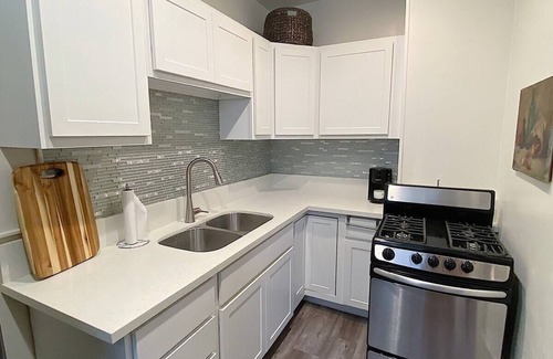Alamitos Beach Condominio | 1920'S ANTIQUE FLAT - DOWNTOWN, ACROSS FROM OCEAN/CONVENTION CENTER