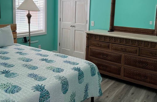 Lillian Casa | 1920’s Cottage-8 Beds-Boat/RV Storage