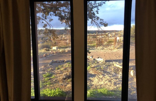 Rimrock Cabaña | 1930's Stone Cottage with spectacular views!