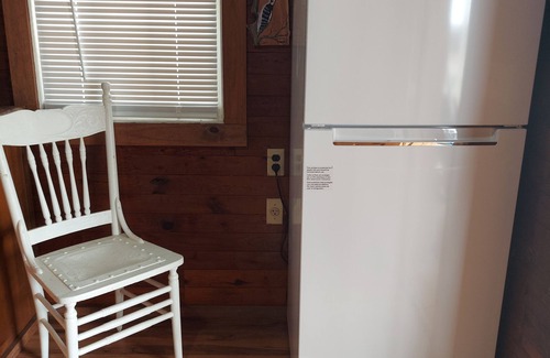 New Site Cabaña | 1940's Farmhouse Cottage --Hot Tub! Wi-Fi! No Cleaning Fees!