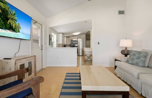 Bradenton Beach Cabaña | 1950's Beachfront Cottage- As close to paradise as you can get!