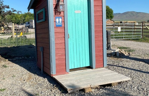 Oneida County Casa | 1953 Vintage Camp Trailer located on a quiet family farm near I15.