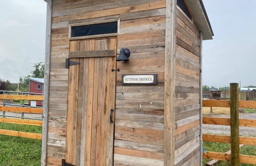 Oneida County Casa | 1953 Vintage Camp Trailer located on a quiet family farm near I15.