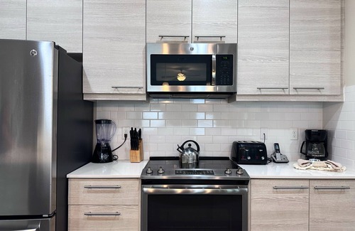 Haines City Casa | 195MCV: 4 Bed with Private Baths and Pool