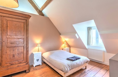 Beaumotte-les-Pin Casa | casa de maestro de la XIX con piscina y parque