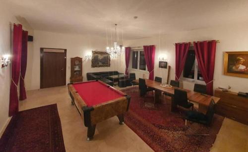 Semmering Apartamento | 19th Century Villa - Sleeps up to 4 & Free Parking