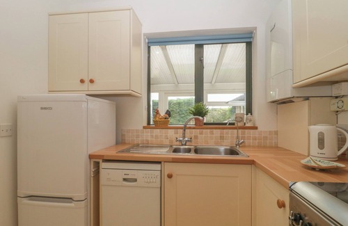 Corsham Casa | 1A ERNESTON CRESCENT, pet friendly, with a garden in Corsham