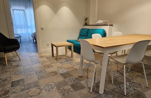 Distrito Llano Apartamento | 1A100 Moderno y acogedor