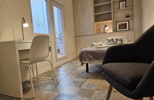 Distrito Llano Apartamento | 1A100 Moderno y acogedor