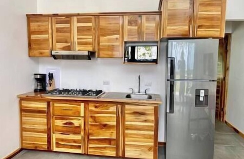 Ballena Apartamento | 1bdr Condo 2 | IGUANA en Uvita | Increíble Vista al Mar