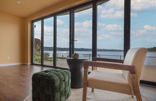 Issaquah Casa | 1BR 2BA Lower Unit with Lake Access - Prime Spot