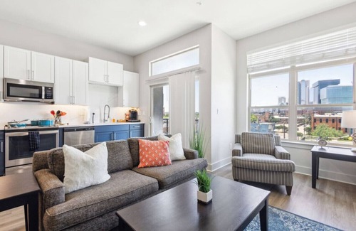 Deep Ellum Apartamento | 1BR Apt with Pool, Gym, and Free Parking