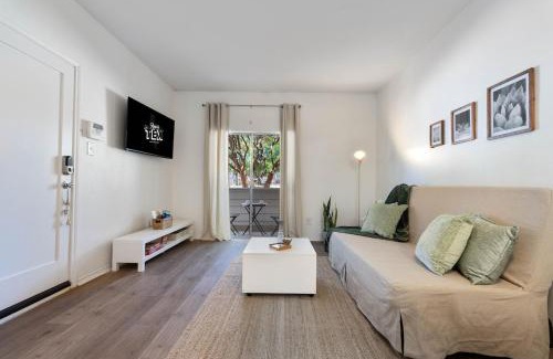 Village At Walnut Creek Apartamento | 1BR Bright Domain Apt w Pool, Tennis & Parking