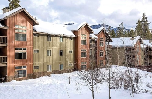 Round Hill Village Condominio | 1br Deluxe Condo w/ Tahoe Skiing