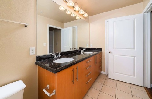 Cityplace Apartamento | 1BR Executive Suite With Pool, Gym & Fast Wi-Fi By ENVITAE