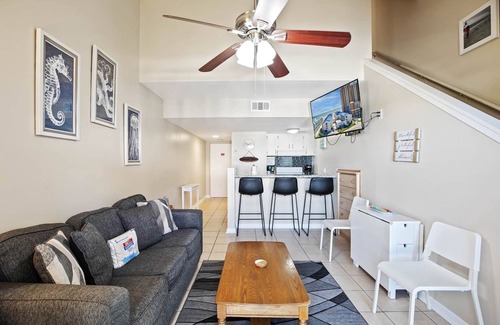 Orange Beach Apartamento | 1BR Gulf Front Condo - 3 Pools - Sugar Beach 304
