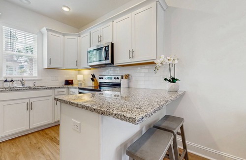 Goose Creek Casa | 1BR loft in Pet Friendly Resort w/pool & more