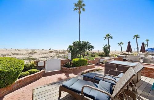 Balboa Peninsula Casa | 1Br Oceanfront Cottage W Large Patio, Built-In Bbq & Views By Beachview Rentals