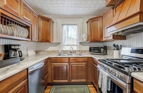 Manitou Springs Casa | 1BR Quiet Neighborhood & Nearby Parks