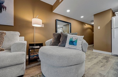 Sevierville Condominio | 1BR, secluded condo, views. Free attraction tickets.
