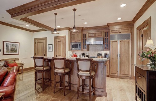 Avon Condominio | 1br Ski In/ski Out Location At The Top Of Bachelor Gulch! 1 Bedroom Condo by RedAwning