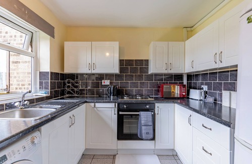 Little Hay Apartamento | 1BR-Sleeps2-Parking-NearCityCentre-Jlr-Nec