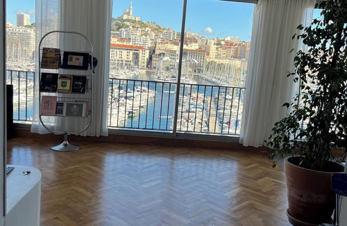 2nd Arrondissement Apartamento | 1ere ligne vieux port fully renovated two-bedroom apartment