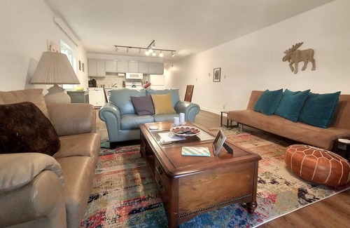 Angel Fire Condominio | 1st Floor Condo Near Lifts. Sleeps 8. Updated!