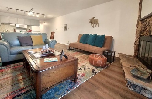 Angel Fire Condominio | 1st Floor Condo Near Lifts. Sleeps 8. Updated!