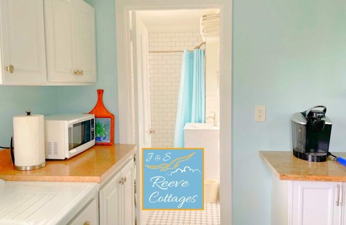 Aquebogue Cabaña | Premier Waterfront Cottage 1