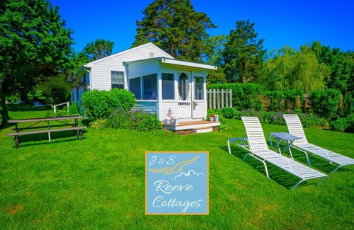 Aquebogue Cabaña | Premier Waterfront Cottage 1