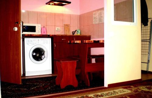 Mykolaiv Apartamento | 2 КОМНАТЫ 4 дивана ЧКАЛОВА-САДОВАЯ "Сити центр" 2 этаж WI-FI 2 этажный отдельный дом