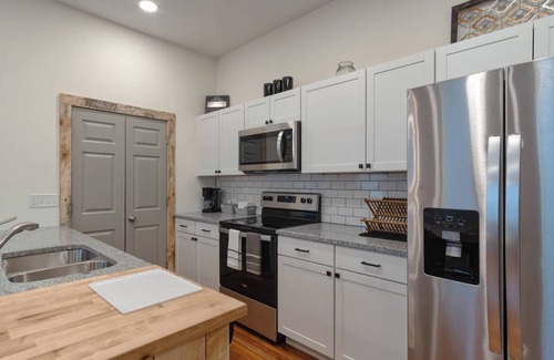 Waynesville Apartamento | 2/1 Right On Main Street In The Center Of It All!