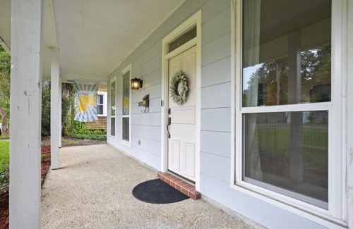 Mid City South Casa | ❤️2.2 MilesToLSU 2 Desks WasherDryer AC🤿Pool FencedYardPatio📺SmartTV❤️