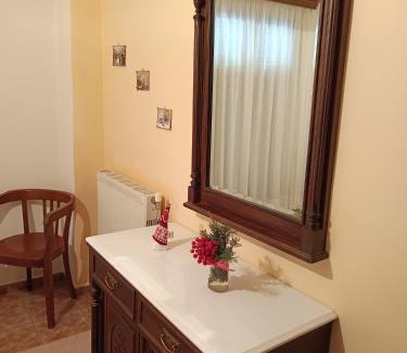 Anatoliki Frangista Casa | 2 Alonia