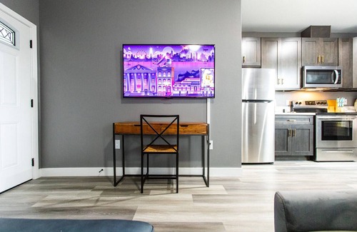 University Heights Apartamento | 2 balconies + King Bed