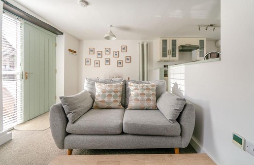 Shrewsbury Casa | 2 Bank Farm Mews