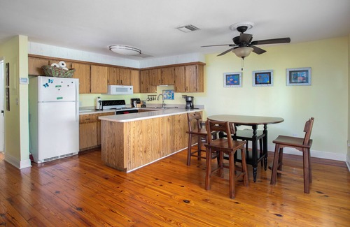 Big Coppitt Key Casa | 2 BD 2 BA canal front home minutes from Key West with parking & dock space