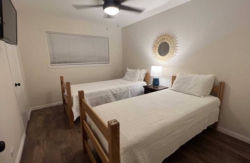 Brownsville Condominio | 2 bdrm/1 bath Condo , 40 min. from South Padre island and SpaceX !!!