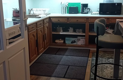 Vitre Casa | 2-bdrm cottage Family group of 5 pers. Cosy with view of the Château+garden.