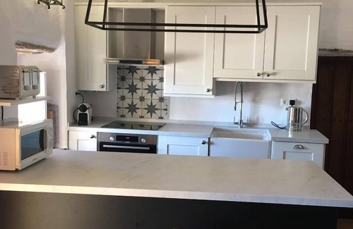 Periana Casa | Casita 1 y 2: 5 camas, capacidad para 10 personas ¡Relájese en la piscina con vista al lago!