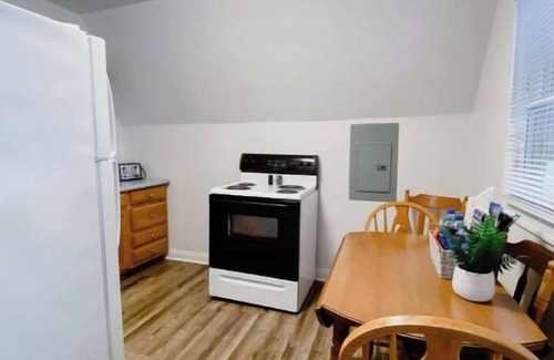 Farmers Cabina | 2 Bed, 1 Bath A-Frame Cabin by Cave Run Lake