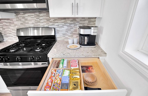Eastside Casa | 2 bed 2 bath Bungalow
